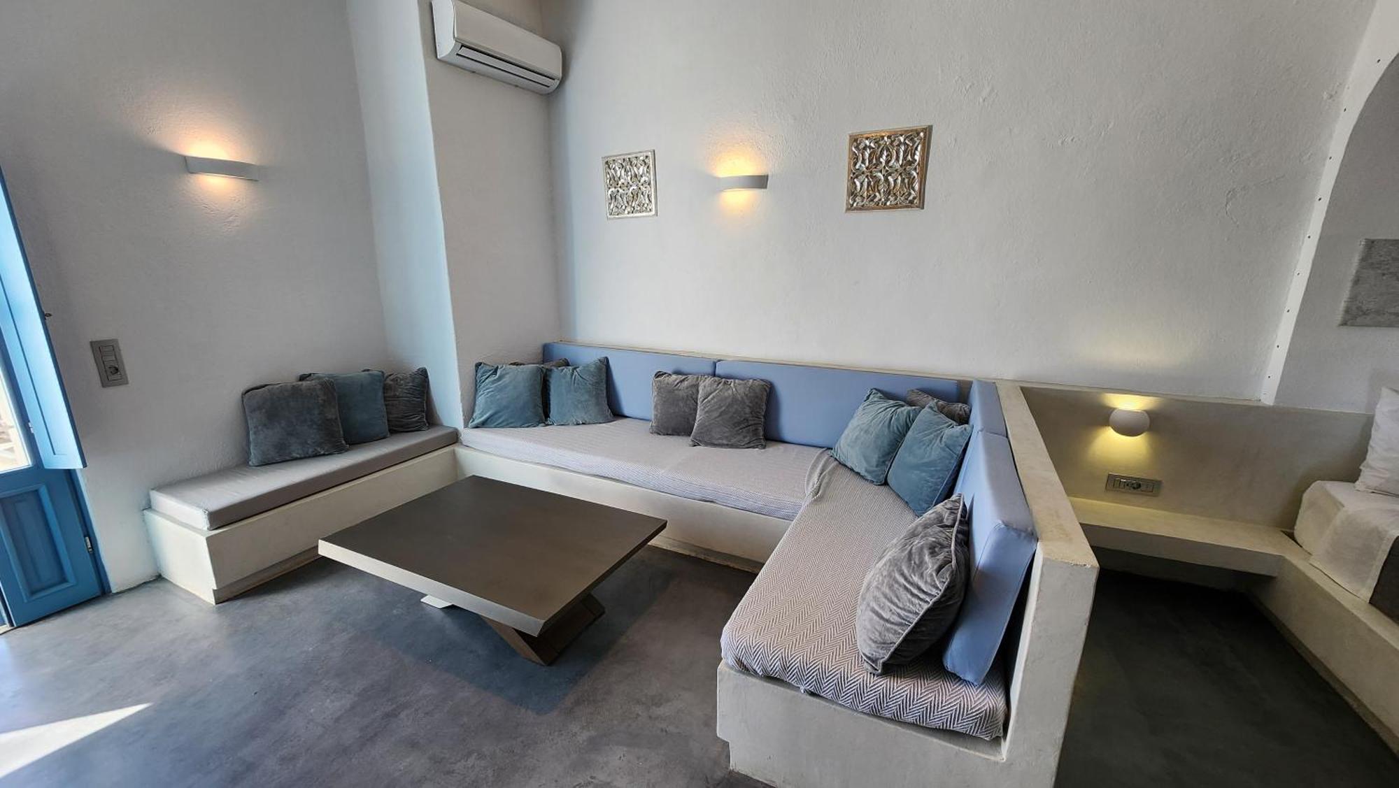 Euphoria Suites & Deluxe Studios Fira  Exterior foto