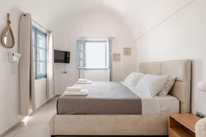 Euphoria Suites & Deluxe Studios Fira  Exterior foto